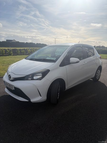 Toyota Vitz 2015 381122919