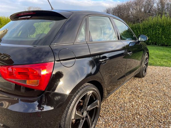 Audi A1 2016 Diesel 381128609