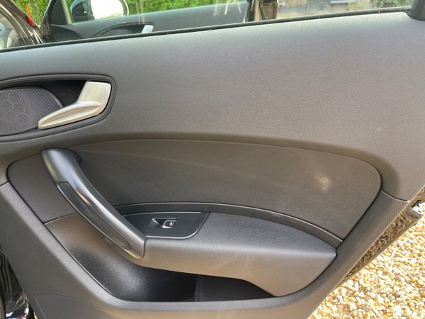 Audi A1 2016 Diesel 381128635