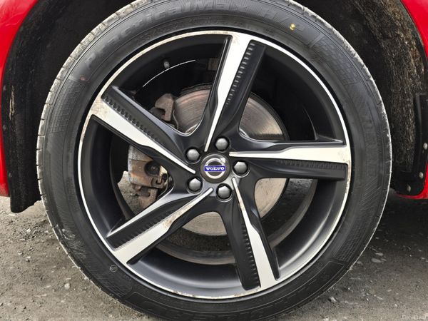 151 Volvo XC60 D4 R-DESIGN LUXURY 381241835