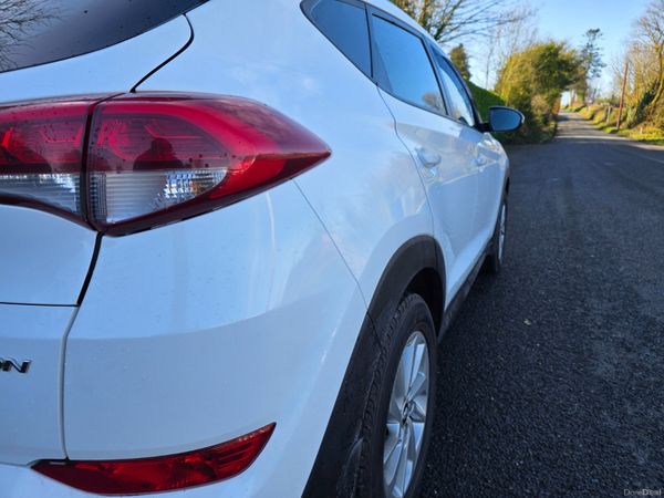 Hyundai Tucson 2016 381246823