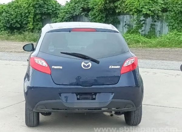 2013 Mazda Demio only 17k kms 381254247