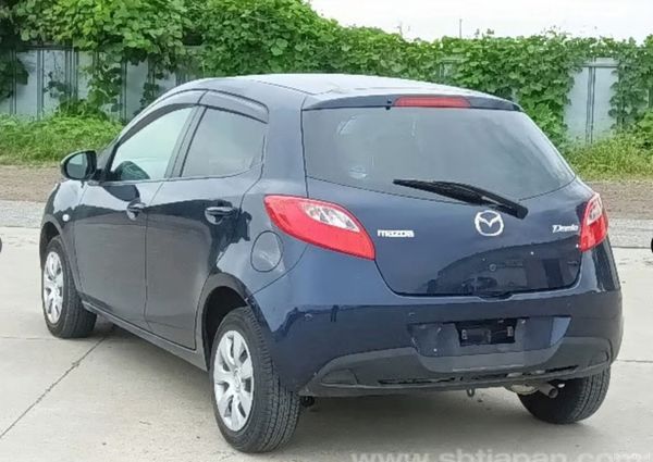2013 Mazda Demio only 17k kms 381254249