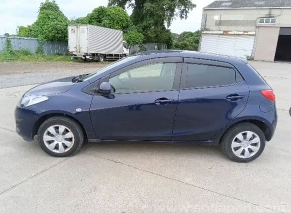 2013 Mazda Demio only 17k kms 381254257