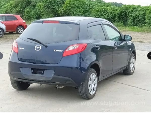 2013 Mazda Demio only 17k kms 381254259