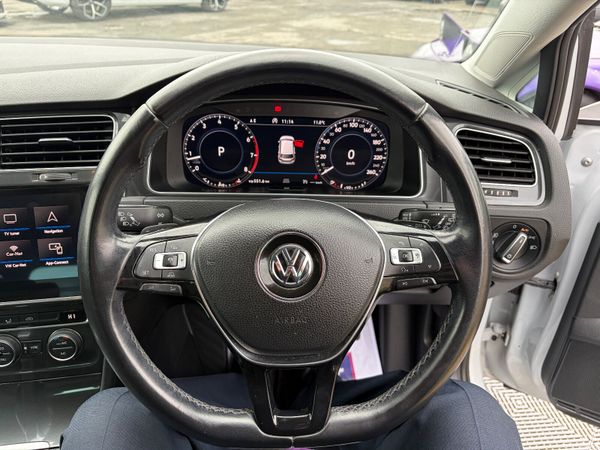Volkswagen Golf 1.2 TSI Auto 381203363