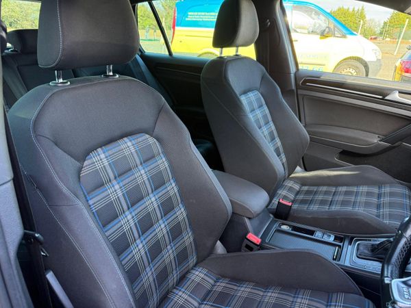 VW GOLF GTE 381210419