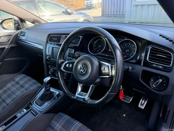 VW GOLF GTE 381210423