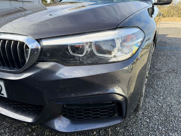 BMW 5-Series 2018 381229345
