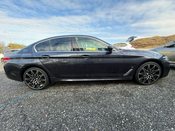 BMW 5-Series 2018 381229347