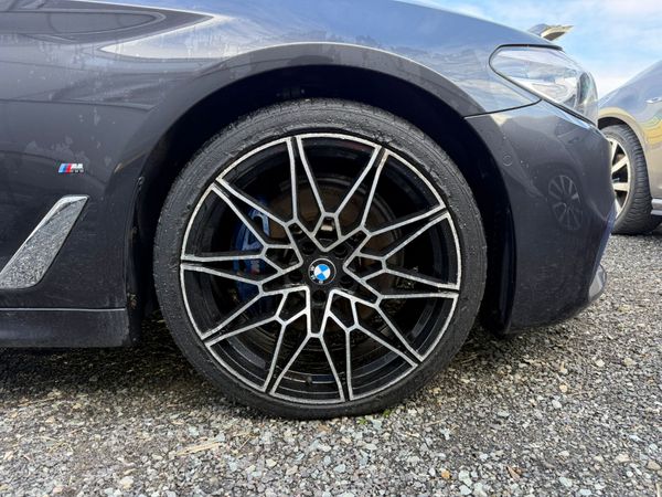 BMW 5-Series 2018 381229369