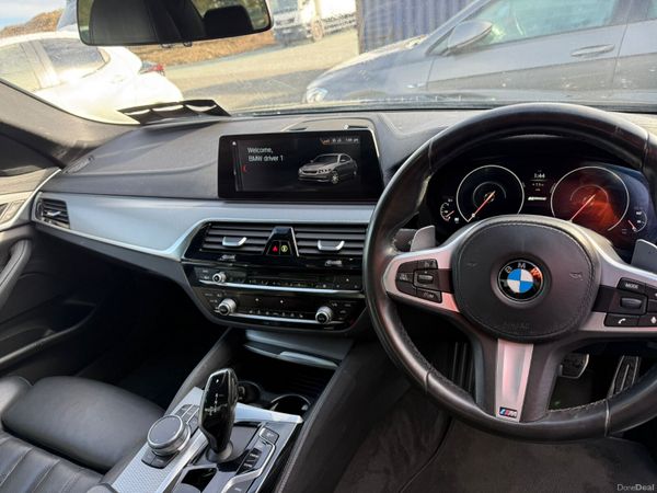 BMW 5-Series 2018 381229371