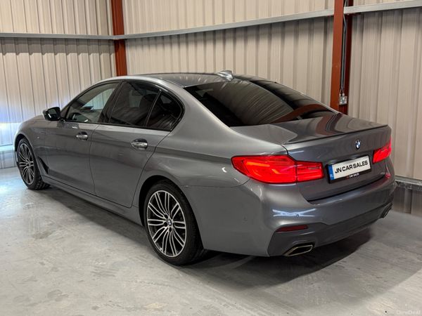 2017 BMW 5-Series 520D M-Sport 381230079