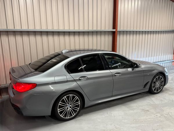 2017 BMW 5-Series 520D M-Sport 381230091