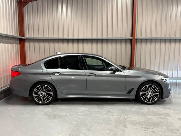 2017 BMW 5-Series 520D M-Sport 381230095