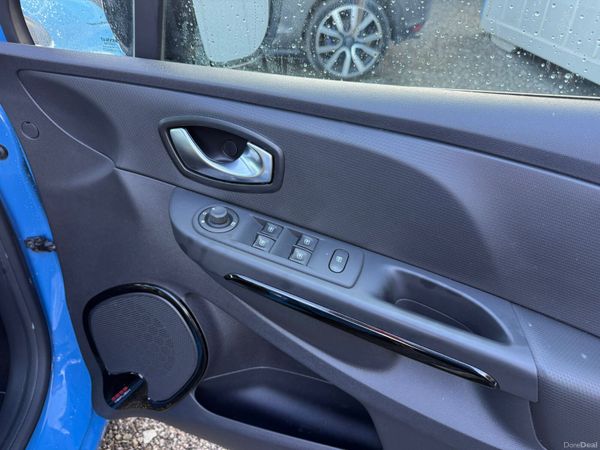 Renault Clio 2016 381230879