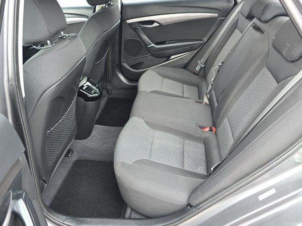 151 Hyundai i40 1.7 CRDI S 381231921