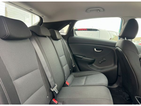 Hyundai i30 BLUE 110PS 5DR SDRIVE 381236405