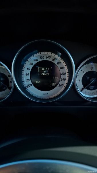 Mercedes-Benz E-Class 2016 381237275