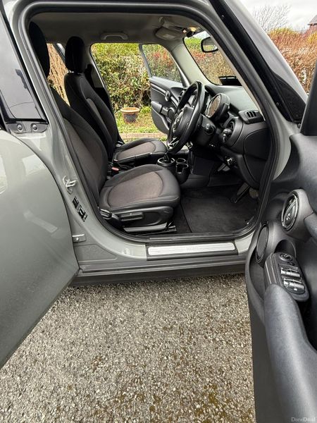 Mini Cooper AUTO , WARRANTY ,FINANCE ,VERY LOW KMS 381239969