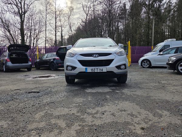 Stunning High Spec Hyundai ix35 381343623
