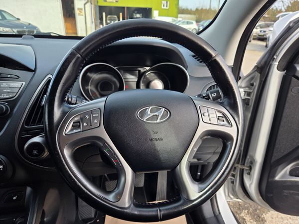 Stunning High Spec Hyundai ix35 381343631