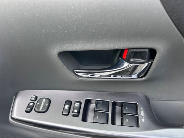 2014 TOYOTA PRIUS ALPHA 7 SEATER PETROL HYBRID 381391325