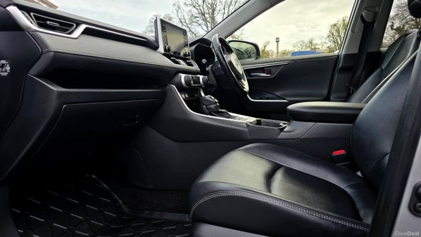 🔥 2019 Toyota RAV4 2.5 Hybrid SOL Automatic 381391653