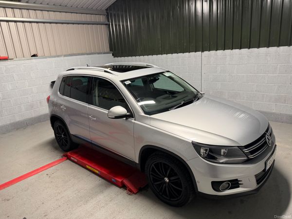 Volkswagen Tiguan 2015       ONLY 117k  ! 381394223