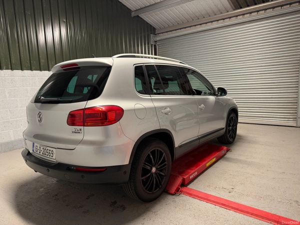 Volkswagen Tiguan 2015       ONLY 117k  ! 381394227