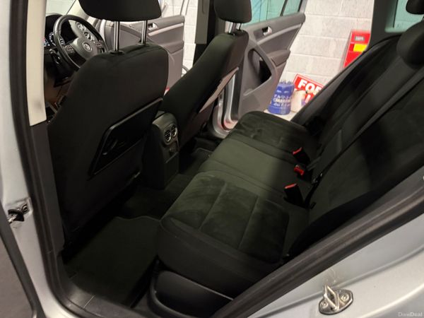 Volkswagen Tiguan 2015       ONLY 117k  ! 381394235