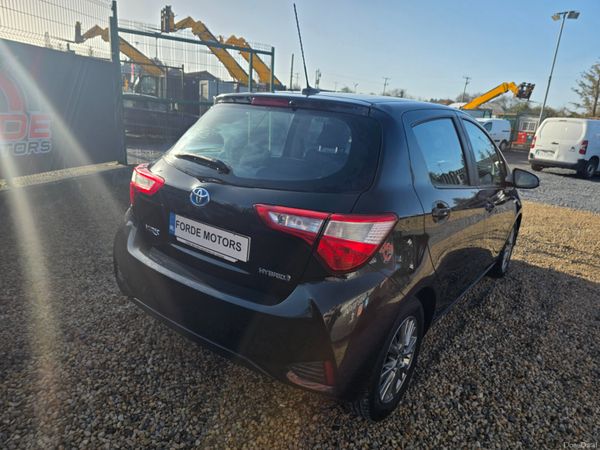 Toyota Yaris 2017 381412805