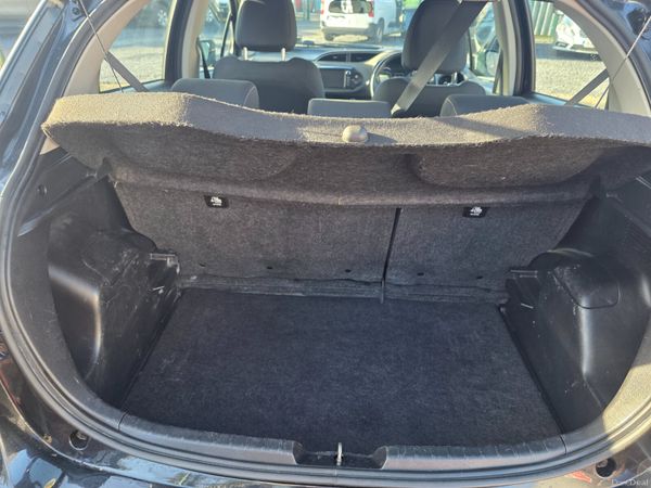 Toyota Yaris 2017 381412815