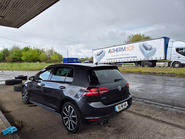 Volkswagen Golf 2015 381435775