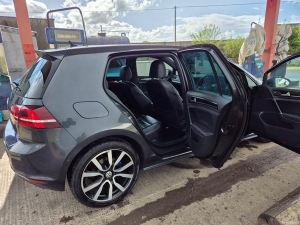 Volkswagen Golf 2015 381435777