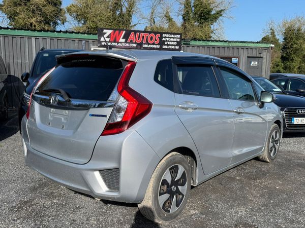 17HONDA FIT HALF LEATHER SEATS 381546577