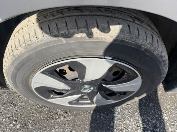 17HONDA FIT HALF LEATHER SEATS 381546585