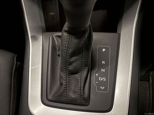 222 Audi Q3 1.4 45 TFSi E Sport Tech 381570267