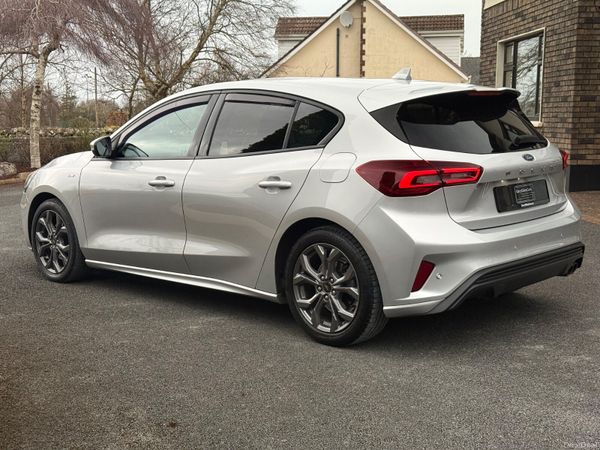 Immaculate Low Kms 222 Ford Focus ST Line! 381588997