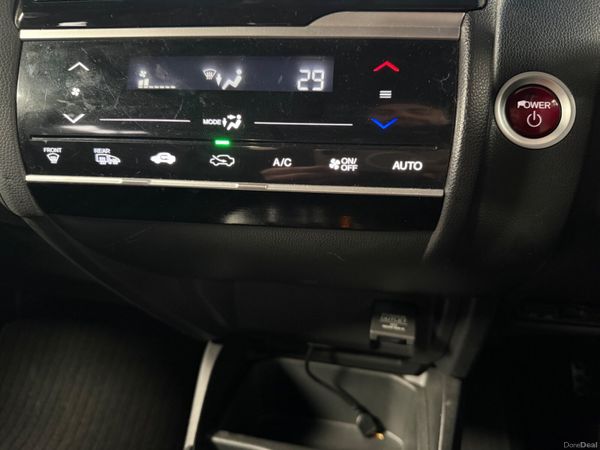 2015 HondaJAZZ/ Fit 1.5 Hybrid Automatic 381598773