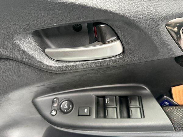 2015 HondaJAZZ/ Fit 1.5 Hybrid Automatic 381598779