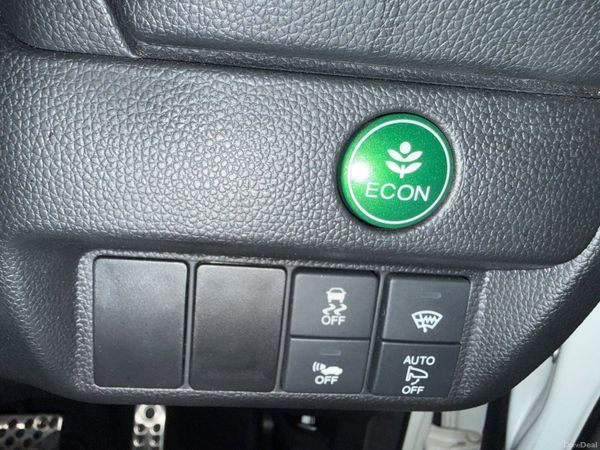 2015 Honda Fit 1.5 Hybrid Automatic,Sports 381598917