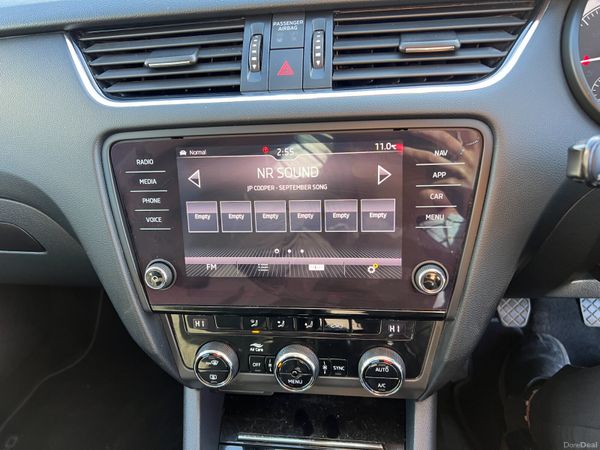 2018 (182) Skoda Octavia SE L 1.6 TDI - Estate 381507579