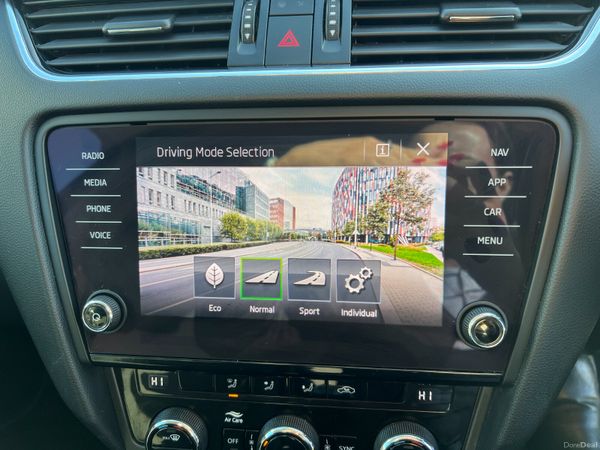 2018 (182) Skoda Octavia SE L 1.6 TDI - Estate 381507587