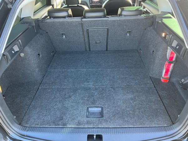 2018 (182) Skoda Octavia SE L 1.6 TDI - Estate 381507593