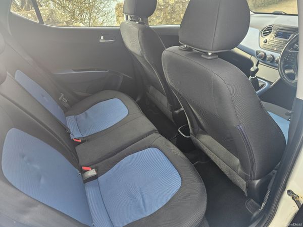 Hyundai i10 1.2l *LOW MILEAGE* 381516037