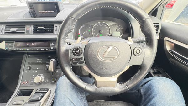 Lexus CT 1.8 Hybrid 2015 381523889