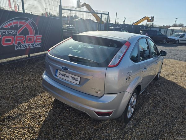 Ford Focus 2011 381530259