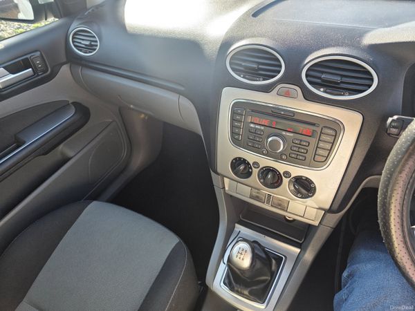 Ford Focus 2011 381530277