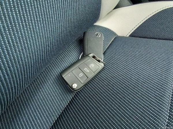 2023 VW T-CROSS Pear white 381692523